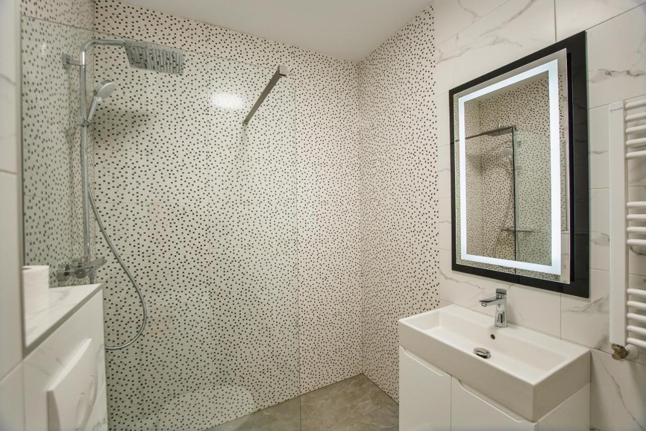 Fantastic Apartment At Prima Residence Oradea Extérieur photo
